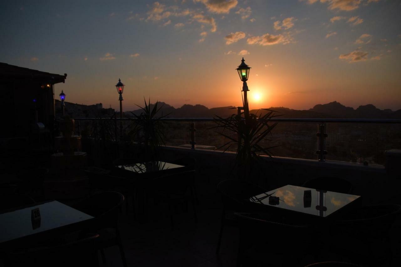 Petra Visitors Hotel Вади Муса Экстерьер фото