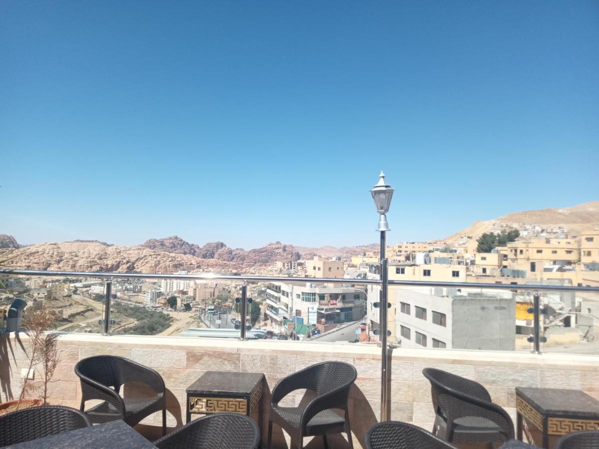 Petra Visitors Hotel Вади Муса Экстерьер фото